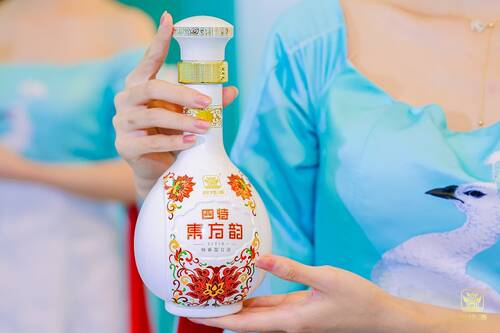 升學(xué)宴選什么酒？四特東方韻，品質(zhì)好酒禮敬未來(lái)！